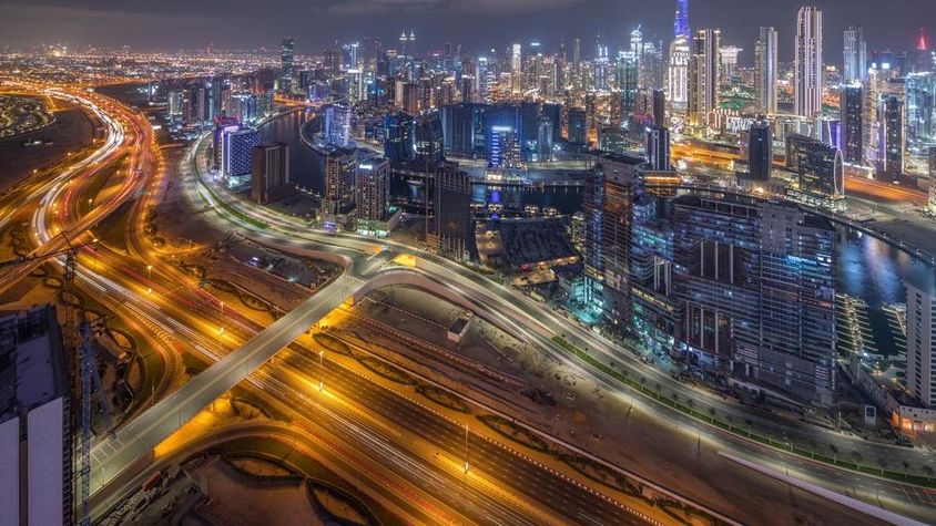 Al Khail Road, híd az út felett. 