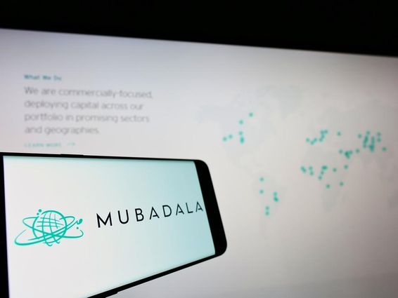 Mubadala egy telefonra kiírva. 