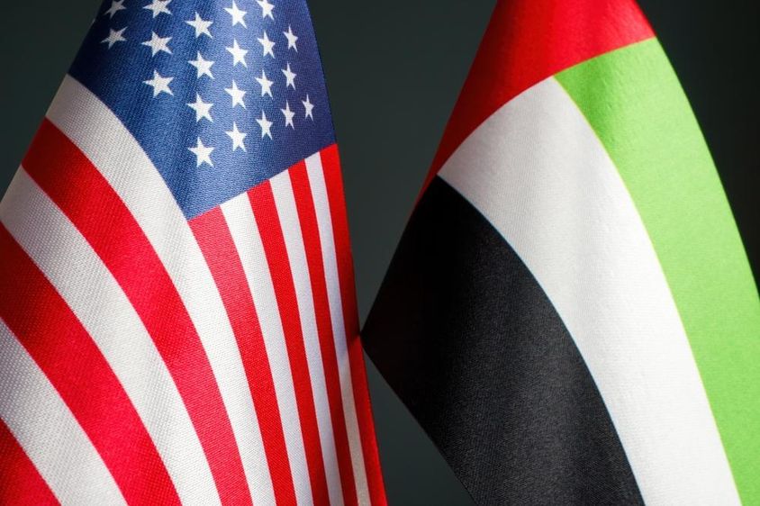 Usa és UAE zászló.