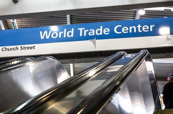 Dubai World Trade Center metro állomás.