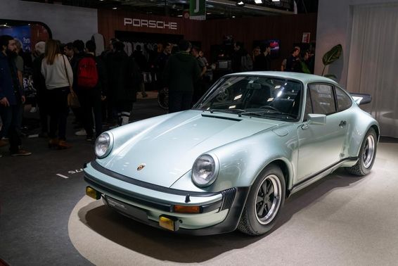 1975-ös zöld Porsche 911 Turbo. Alvázszám. 1945 SA.