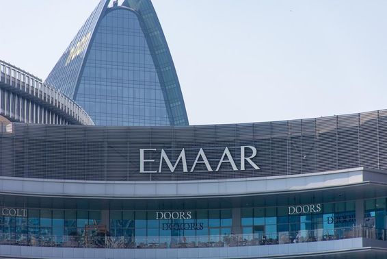 Emaar Properties, az Egyesült Arab Emírségek híres ingatlantársaságának logója.