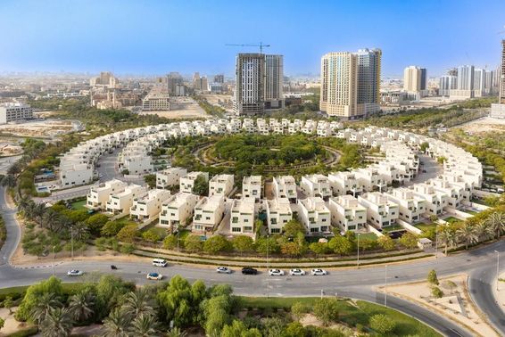 Comunidade de vilas urbanas em Jumeirah Village Circle, Dubai.