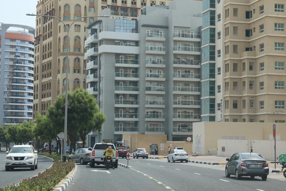 迪拜硅谷绿洲的道路。