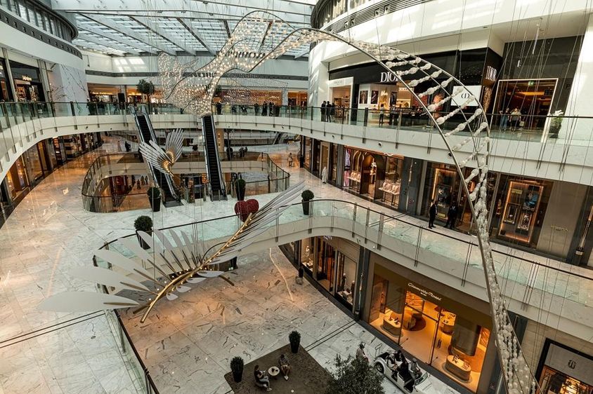 Dubai shopping mall, the largest shopping place in the world.