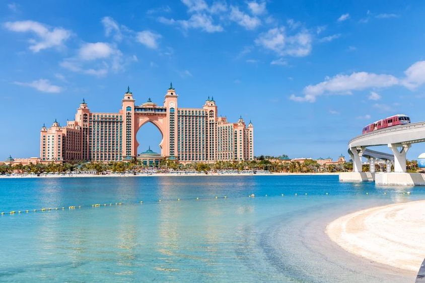 Dubai Atlantis Hotel egy mesterséges szigeten.