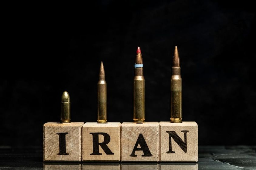 Irán katonai ereje és a növekvő háborús feszültségek.
