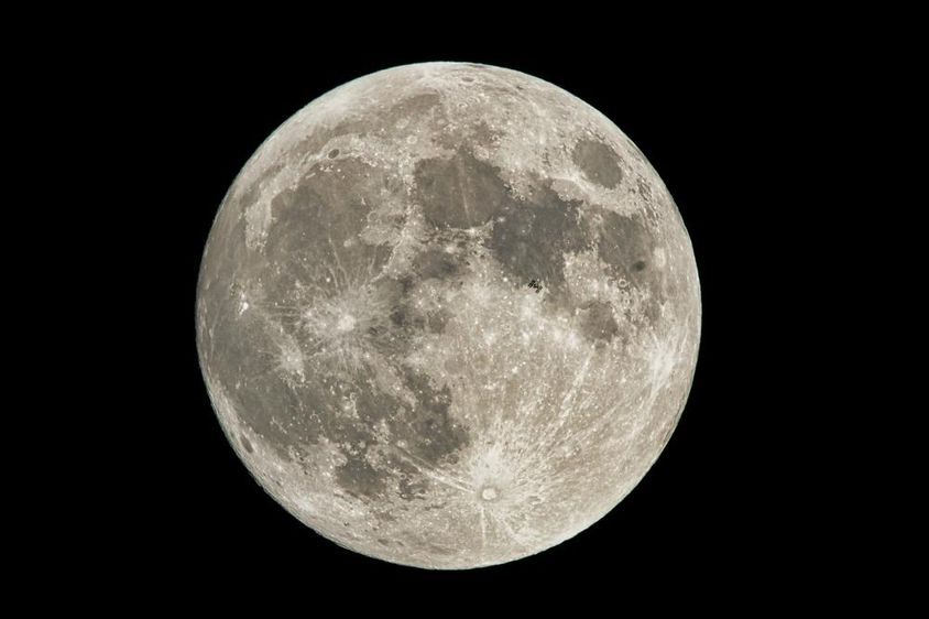 Full moon in the sky.