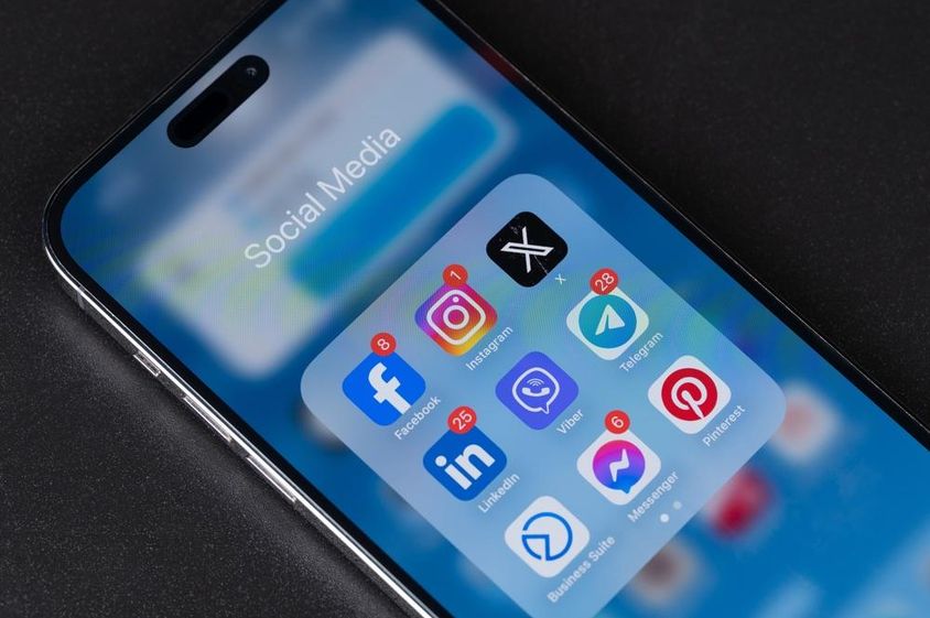 Közösségi média alkalmazás iPhone menüben okostelefon.