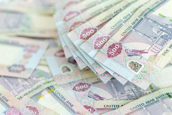 Egyesült Arab Emírségek dirhamjai, ötszázas bankjegyek.
