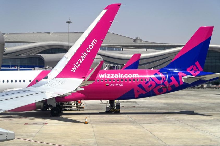 Airbus a321 Wizz air légitársaság a Zayed International reptéren.