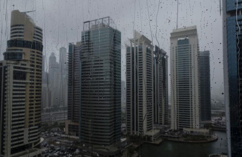 Esős évszak a megapoliszban, Dubaiban