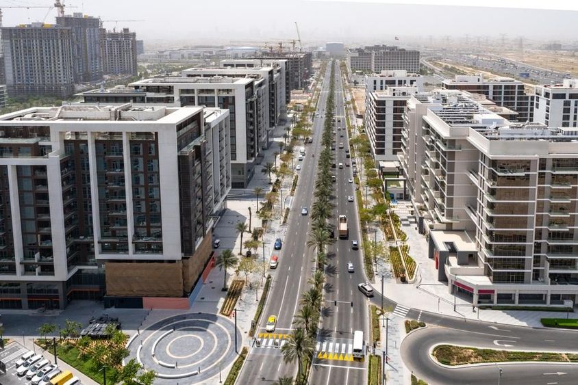 Dubai Hills Estate: Épületek és Hills Park utakkal.