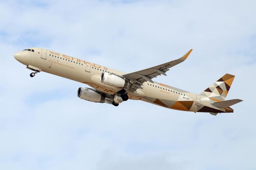 Airbus A321-231 - Etihad Airways felszállás után.