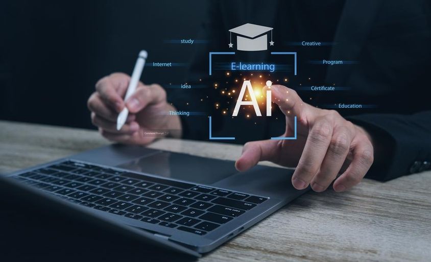 E-learning online posztgraduális AI kurzus.