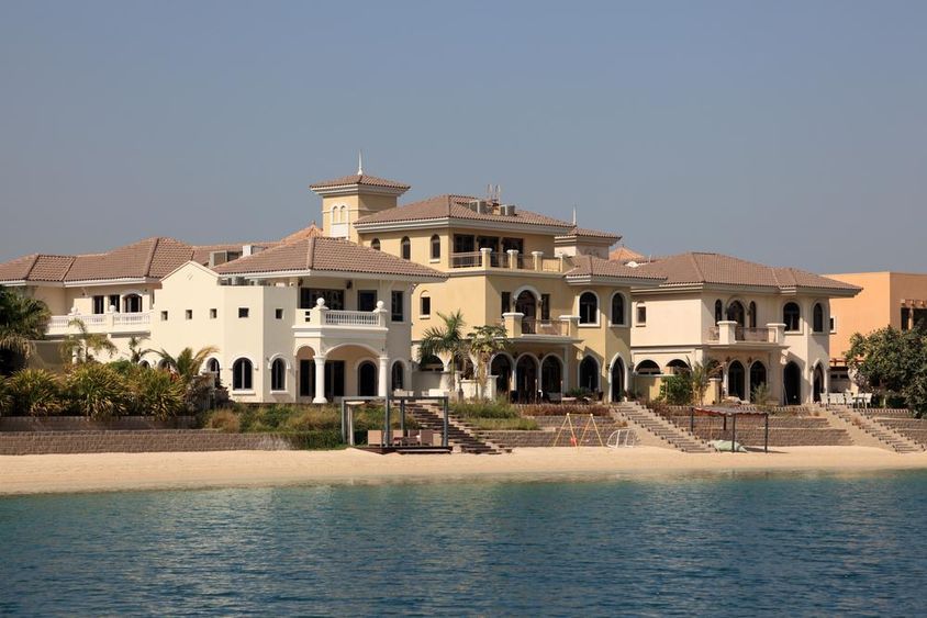 Tengerparti villák a Palm Jumeirah-ban, Dubaiban.
