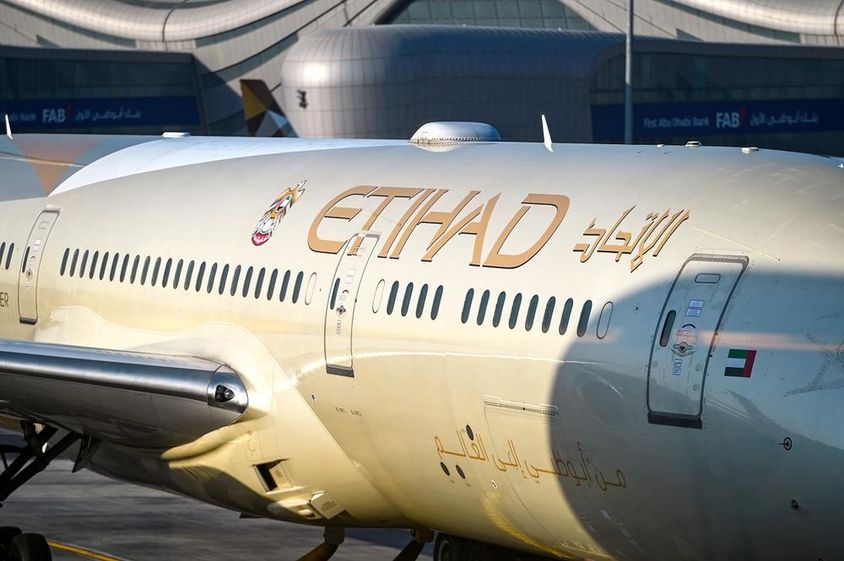 Az Etihad Airways festését viselő repülőgép az Egyesült Arab Emírségekben.
