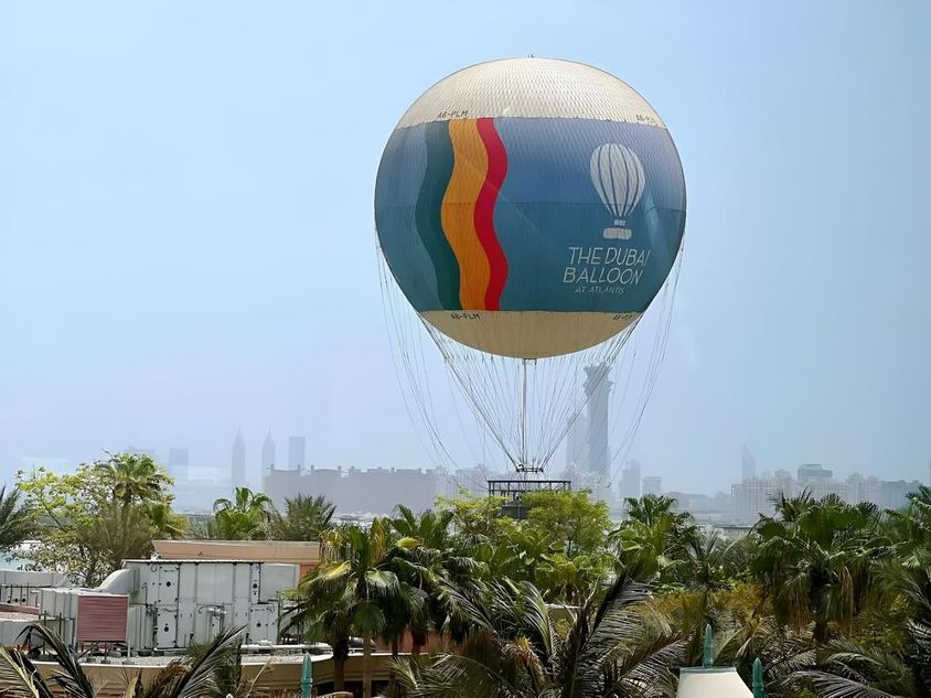 Gyönyörű kilátás nyílik a hőlégballon Atlantis Hotel Palm.