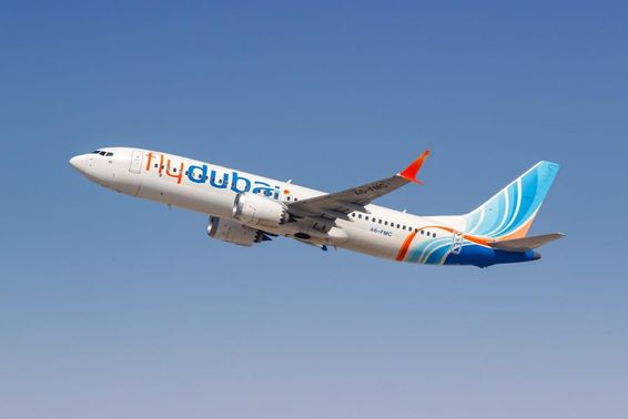 FlyDubai Boeing 737 MAX 8 repülőgép a Dubai repülőtéren.