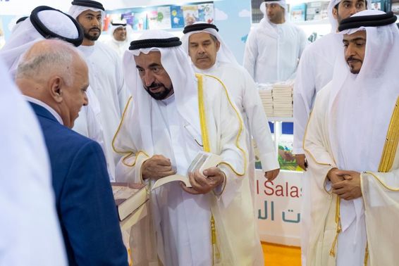 Sharjah uralkodója megnyitja a Sharjah Nemzetközi Könyvvásárt.