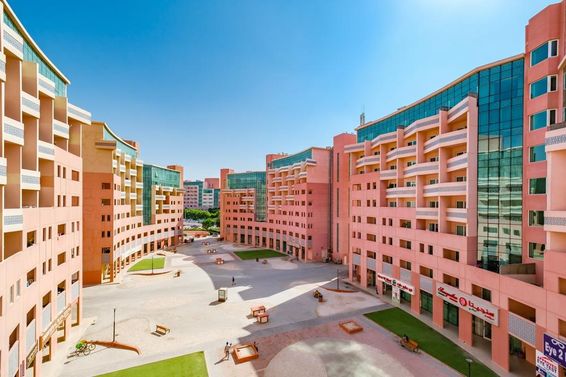 Lakóépületek a Dubai Discovery Gardensben.