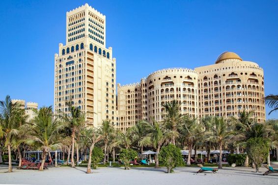 Waldorf Astoria 5 csillagos luxushotel Ras al Khaimahban.