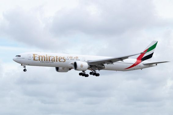 Egy Emirates Boeing 777-31HER repülőgép.