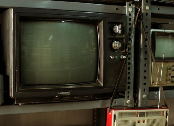 Régi antik televízió.