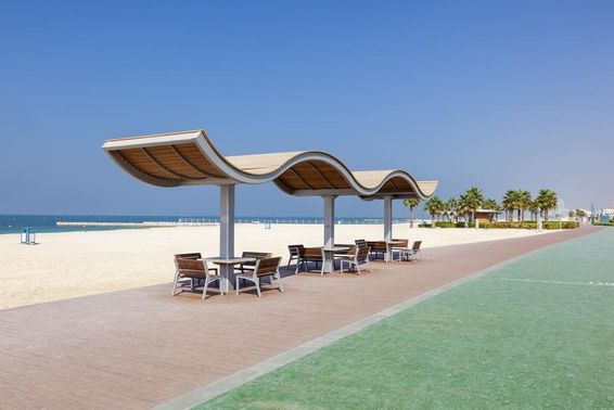 Az Umm Suqeim nyilvános strandon Dubaiban.