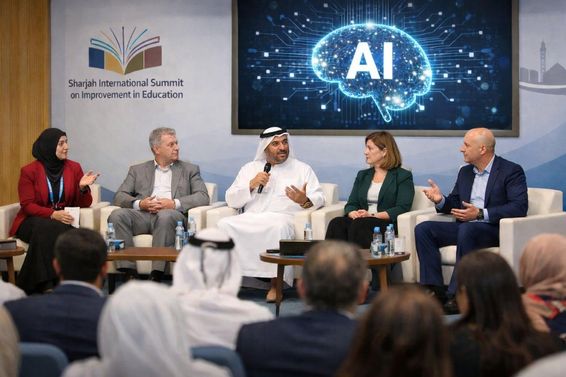 Sharjah oktatási csúcstalálkozó: a tanárok szerepe az AI-alapú tanulás új korszakában.