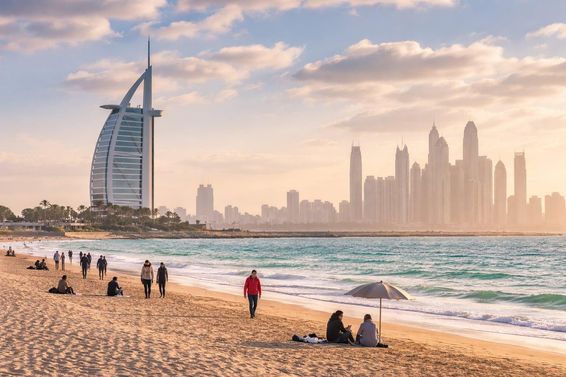 Tél és tavasz határán, Hőingadozás dubai partjain.
