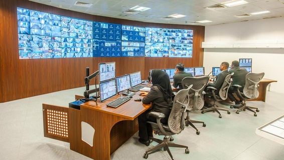 Dubaiban ellenőrző központ.