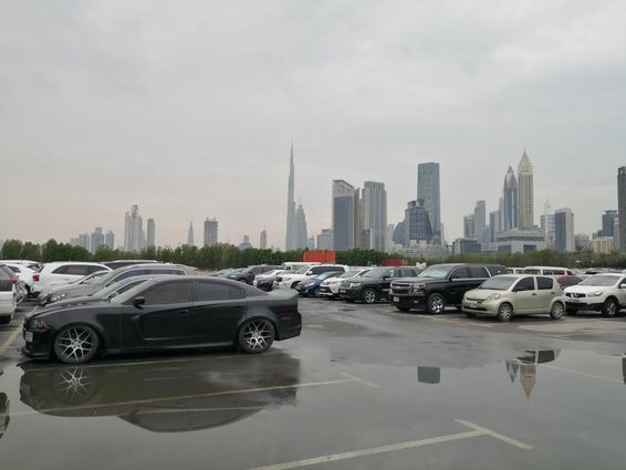 Egy ritka heves esőzés után Dubaiban