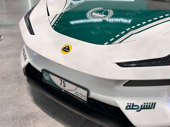 A dubai rendőrség Lotus Eletre R autója