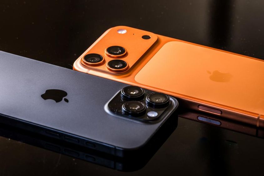 iPhone १७Pro Max कॉस्मिक ऑरेंज
