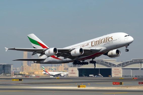 Az Emirates Airlines Airbus EADS A380