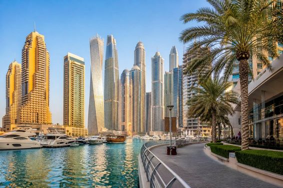 Dubai Marina sunrise ambiance